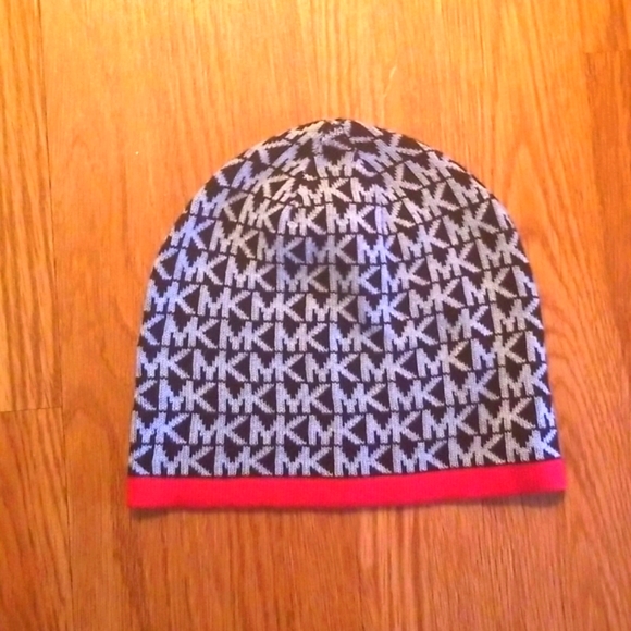 Michael Kors logo hat and scarf - Picture 2 of 5